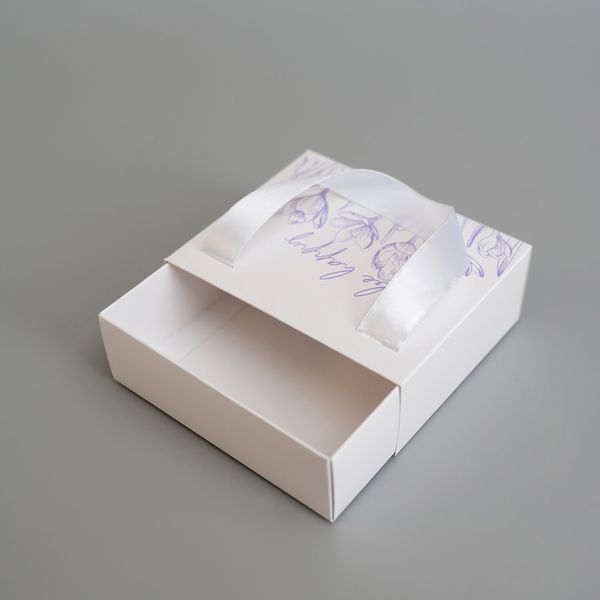 15х12х5 коробка-сумка біла "Be happy" квітковий принт №2 0027 фото